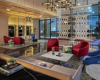 The Reiz Suites, Artotel Curated - Medan - Lounge