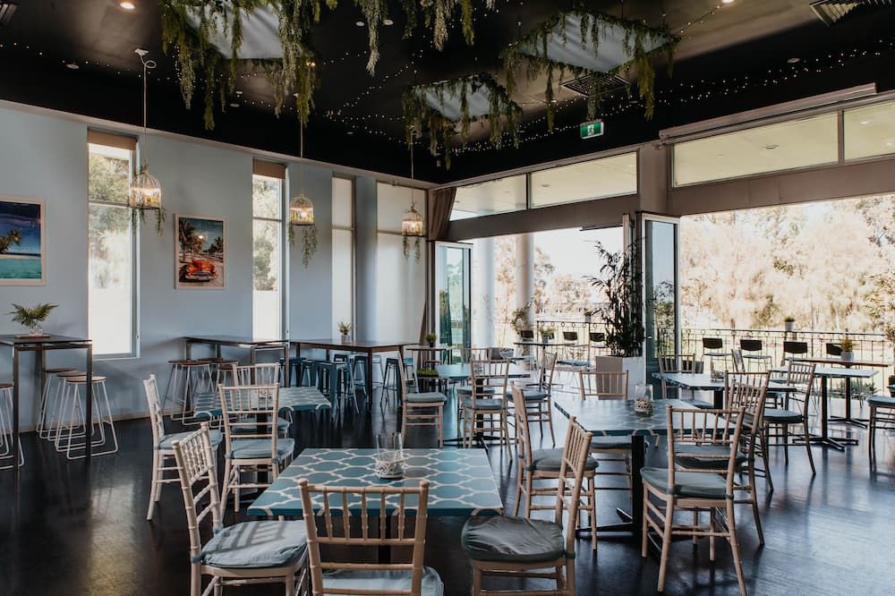 Sfera's Park Suites & Convention Centre