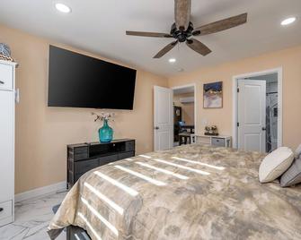 Desert Retreat-Charming 2-bedroom house with a View - Amargosa Valley