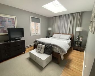 Unique, refined-rustic suite in Stony Creek village. - Branford - Slaapkamer