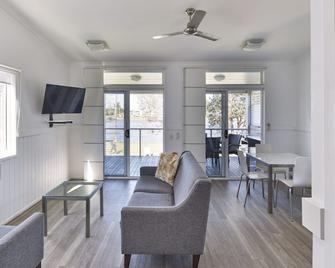 Nrma Sydney Lakeside Holiday Park - Narrabeen - Wohnzimmer