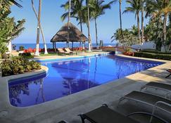 Tocayo Vista 3 bd · 3BR Beachfront Townhome W/ Penthouse Master Suite - Sayulita - Piscină