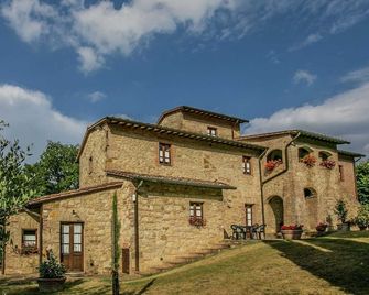 Farmhouse With Pool and Private Terrace, Between Fruit Trees and Olive Grove - Montepulciano - Edificio