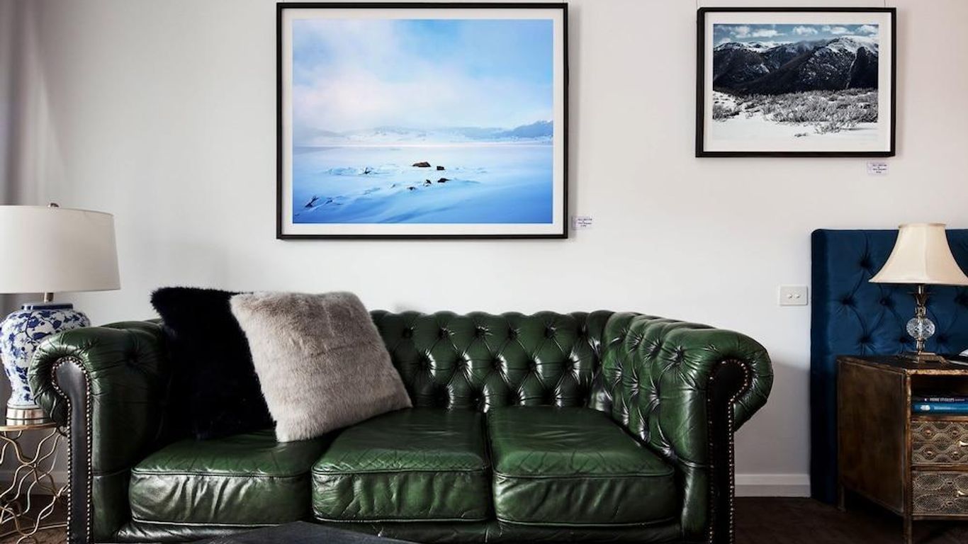 Farmers Arms Art Suites