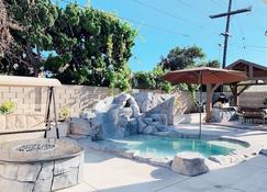 New House 4be/2ba, Cute Pool/Spa With Slide Near Beach, Disneyland For 12! - Fountain Valley - Pool