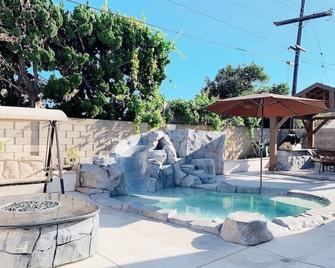 New House 4be\/2ba, Cute Pool\/Spa With Slide Near Beach, Disneyland For 12! - Fountain Valley - Pool