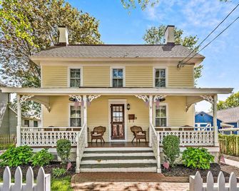 Sea Horse Cottage-5 Bedrooms, 3 Full Baths, 2 Half Baths, Sleeps 13 - Cape May - Building