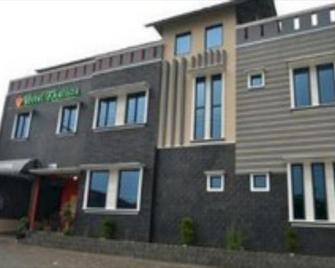 Hotel Khalista - Purwakarta - Edificio