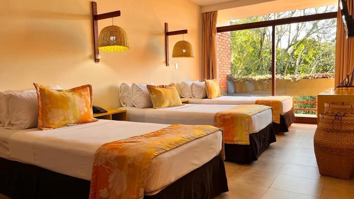 فندق رايثيس إستوريون