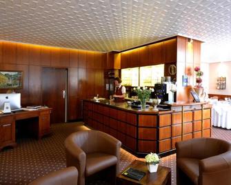Hotel Binz - Bernkastel-Kues - Baari
