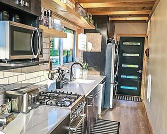 Modern Adirondack Getaway - Malone - Keuken