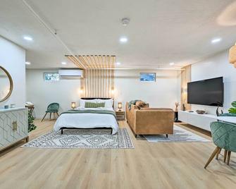 Cozy Brandon Guest Studio with Pool and Hot Tub! - Brandon - Bedroom