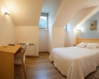 Hotel San Briz - A Pontenova - Habitación