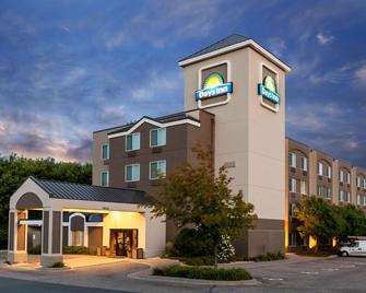 Days Inn by Wyndham Eagan Minnesota Near Mall of America - Eagan - Rakennus
