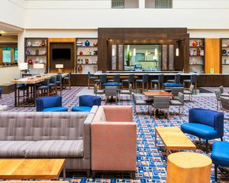 Doubletree Suites by Hilton Hotel Philadelphia West - Plymouth Meeting - Lobby
