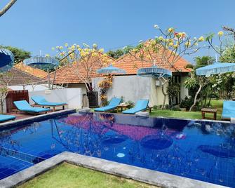 Pandawa Beach Homestay - South Kuta - Piscina