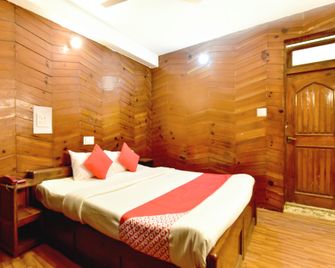 OYO 19767 Hotel Naman - Kullu - Bedroom