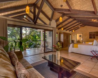 Buena Vista Chic Hotel - Alajuela - Olohuone