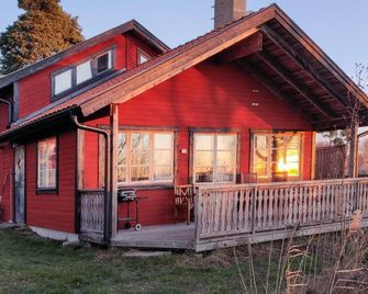 Amazing Home In Strängnäs With Sauna - Strängnäs - Edificio