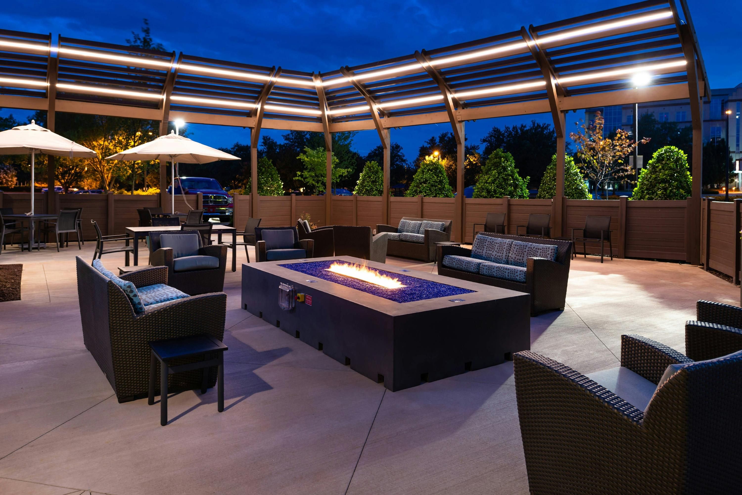 Courtyard by Marriott Charlotte Northlake - Charlotte - Patio