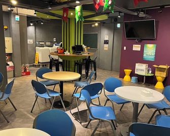 Backpackers Hostel - Ximen - טאיפיי - מסעדה