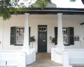 De Kothuize 18 - Graaff Reinet