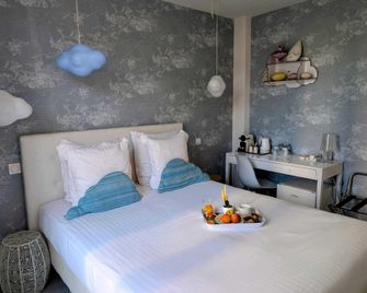 Hotel Mademoiselle - אנטיב