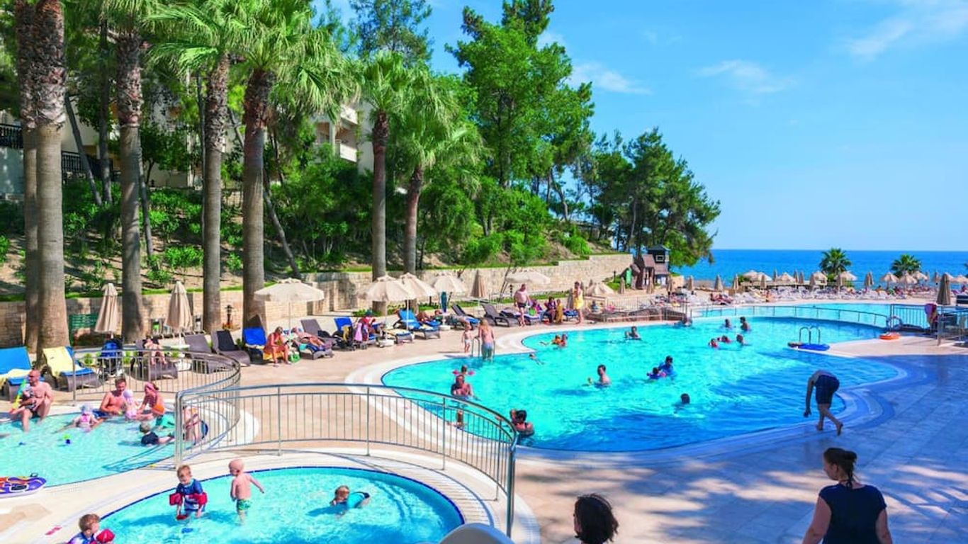 Melas Holiday Village