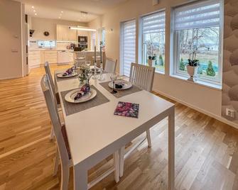 2 Bedroom Amazing Home In Kumla - Kumla - Sala pranzo