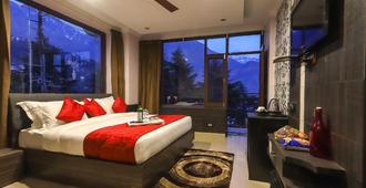 Hotel Holiday Hill - Dharamshala - Bedroom