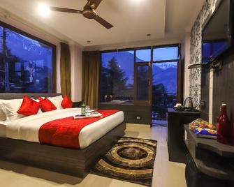 Hotel Holiday Hill - Dharamshala - Bedroom