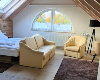 Avalon Hotel Bellevue - Fehmarn - Wohnzimmer
