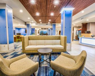 Holiday Inn Express & Suites - Farmers Branch, An IHG Hotel - Farmers Branch - Lounge
