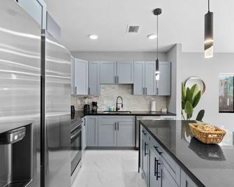 Townhouses Near Wynwood - Miami - Cocina