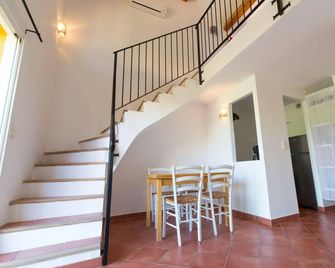 Hotel Casa Vecchia - Calvi - Aufgang