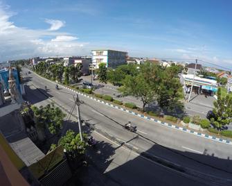 Hotel Ashofa - Perumahan Angkatan Udara - Balcony