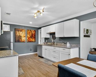 Cozy Moultrie Home with Backyard Retreat home - Moultrie - Kitchen