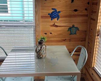 Cozy pet friendly 2-bedroom cabin in tranquil Steinhatchee - Steinhatchee