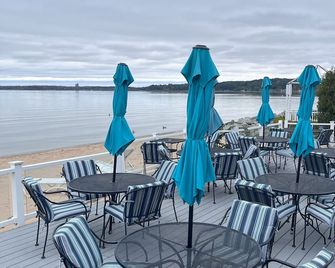 Pinestead Reef Resort - Traverse City