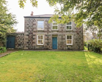 Banneth - Newquay - Building