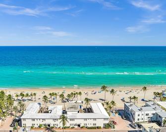 Sea Angel - Hollywood - Beach