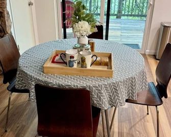 Beautiful Quiet Mountain Getaway, Amazin - Middletown - Comedor