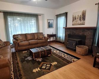 Private Creekside Farm Stay near Walla Walla - Milton-Freewater - Sala de estar