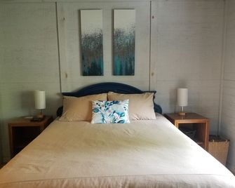 2 bedroom Amazing River front Cabin in Franklin NC - Franklin - Bedroom