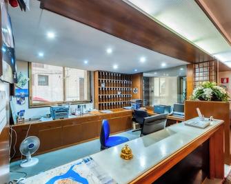 Hotel Barsotti - Brindisi - Front desk