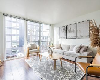 Seattle Modern and Stylish Penthouse Apartment (Wifi, Pet Friendly, Rooftop) - Seattle - Sala de estar
