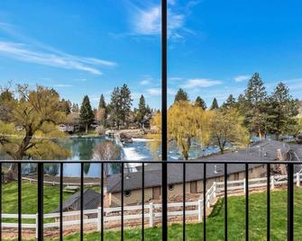 Bend Riverside Condos Near Downtown Bend - Bend - Balcony