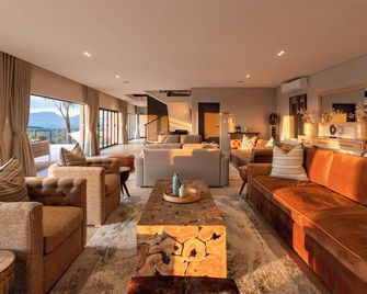 Intle Boutique Hotel - Jeffreys Bay - Salónek