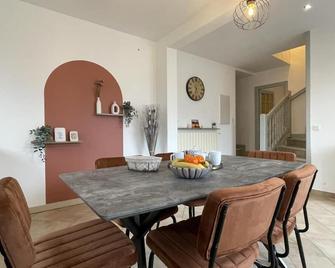 Kazerna - Helette - Gîte - Heleta - Comedor