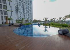Chic Studio Apartment At Akasa Pure Living Bsd - South Tangerang City - Pool